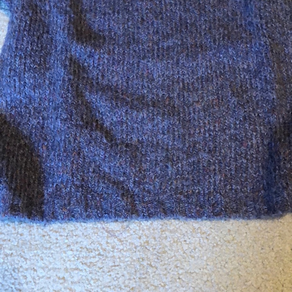 Sweater - Picture 4 of 4